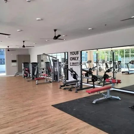 Mamaqarl Homestay Near Klia With Wi-Fi And Transport Sepang Exterior photo