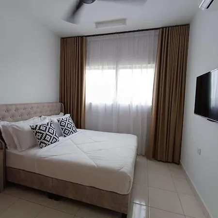 Mamaqarl Homestay Near Klia With Wi-Fi And Transport Sepang Exterior photo