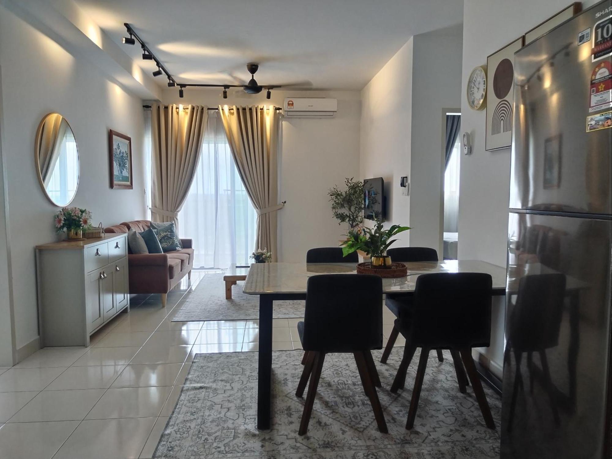 Apartment Mamaqarl Near Klia With Wi-fi And Transport Sepang